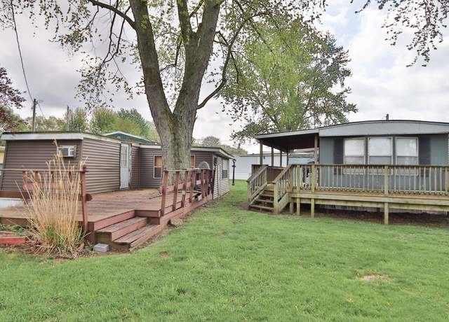 Property at 6042 & 6050 N Harding Ct, Monticello, IN 47960, 5 beds, 2 baths