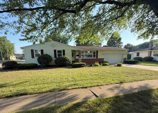 Property at 1237 Rochester Blvd, Rochester, IN 46975, 3 beds, 2 baths