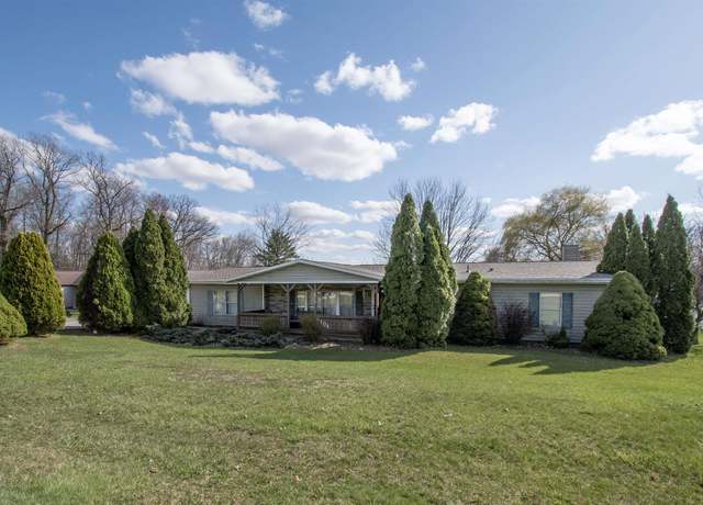 Property at 6104 E Beck Lake Rd, Kendallville, IN 46755, 3 beds, 2 baths