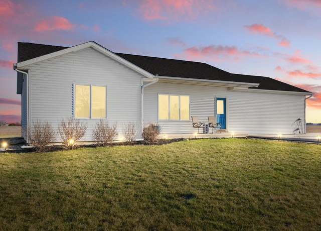 Property at 5072 E 300 Rd N, Huntington, IN 46750, 5 beds, 3 baths