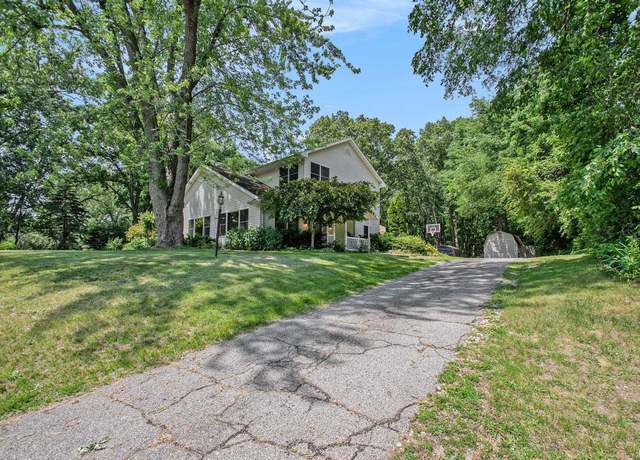 Property at 10227 Jefferson Rd, Osceola, IN 46561, 5 beds, 3 baths