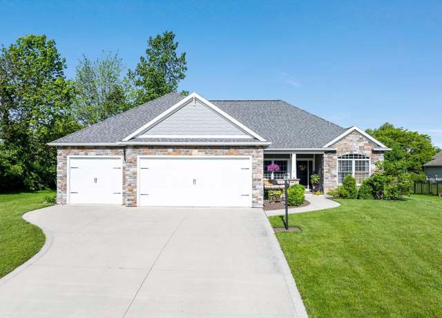 Property at 1123 N Dewey St, Auburn, IN 46706, 4 beds, 3 baths