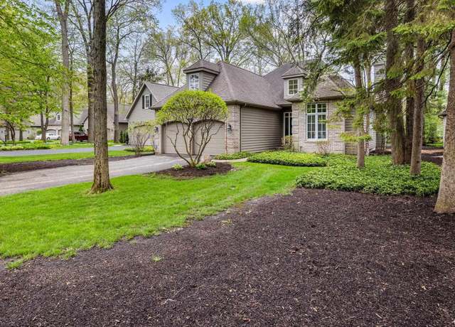 Property at 1611 Rockwood Ln, Mishawaka, IN 46545, 3 beds, 2 baths