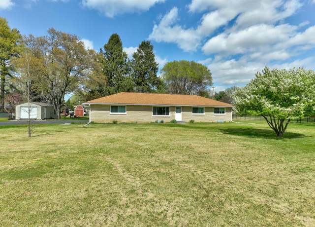 Property at 2700 Avondale Rd, Vincennes, IN 47591, 3 beds, 2 baths