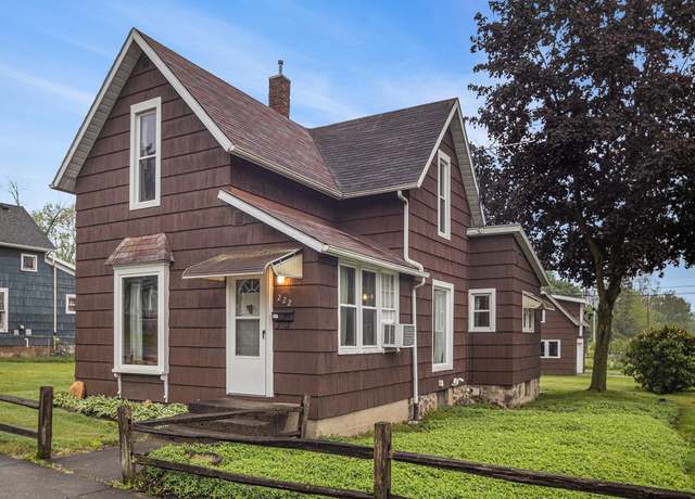 Property at 222 Queen St, Goshen, IN 46528, 3 beds, 1 bath