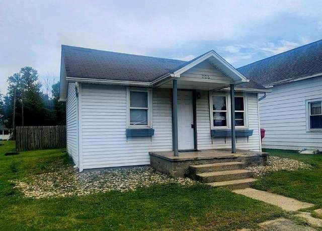 Property at 206 N Franklin St, Mentone, IN 46539, 2 beds, 1 bath