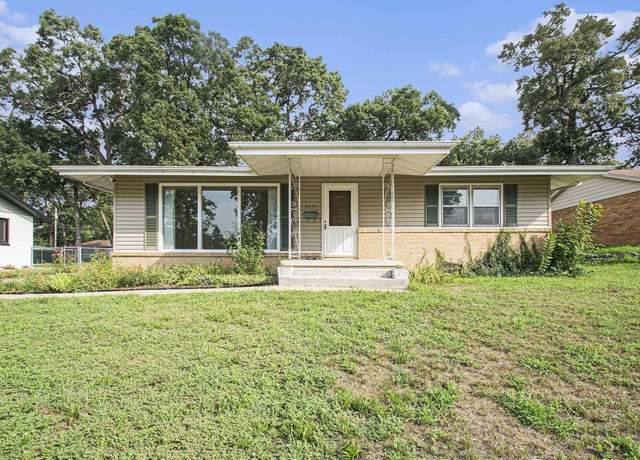 Property at 3715 Surrey Ln, South Bend, IN 46628, 3 beds, 2 baths