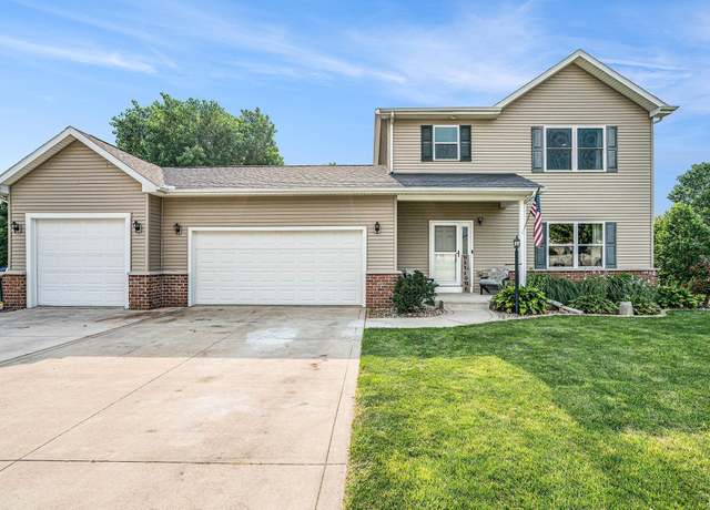 Property at 12885 Winding River Dr, Middlebury, IN 46540, 3 beds, 3.5 baths