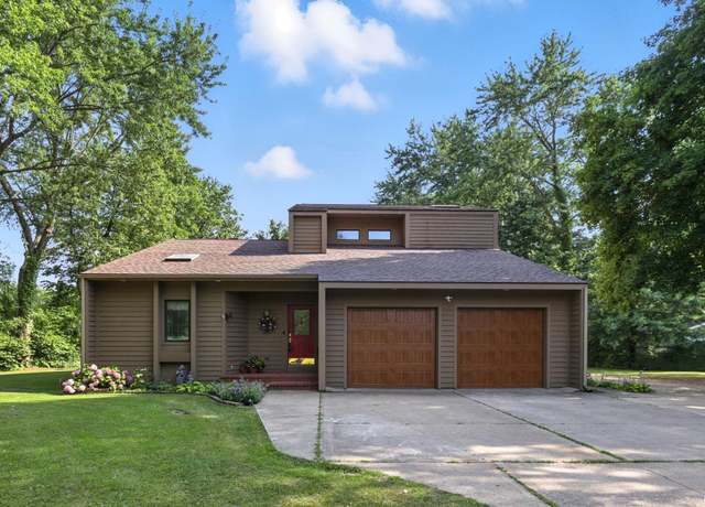 Property at 14860 Brick Rd, Granger, IN 46530, 3 beds, 3 baths