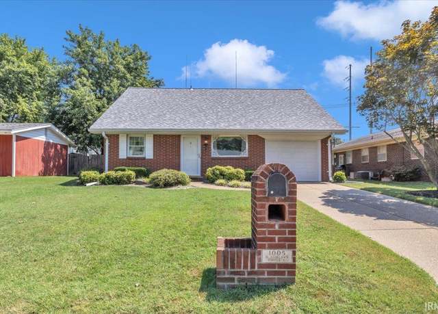 Property at 1005 N Fairlawn Cir E, Evansville, IN 47711, 5 beds, 2.5 baths