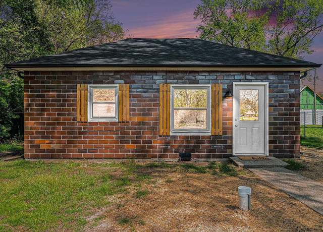 Property at 202 N Erie St, Osceola, IN 46561, 2 beds, 1 bath