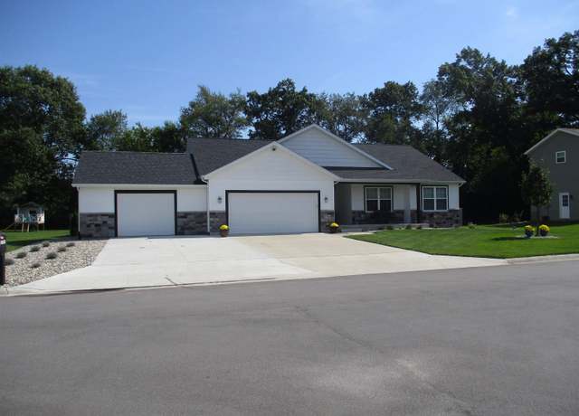 Property at 57716 Amber Valley Dr, Elkhart, IN 46517, 4 beds, 3 baths