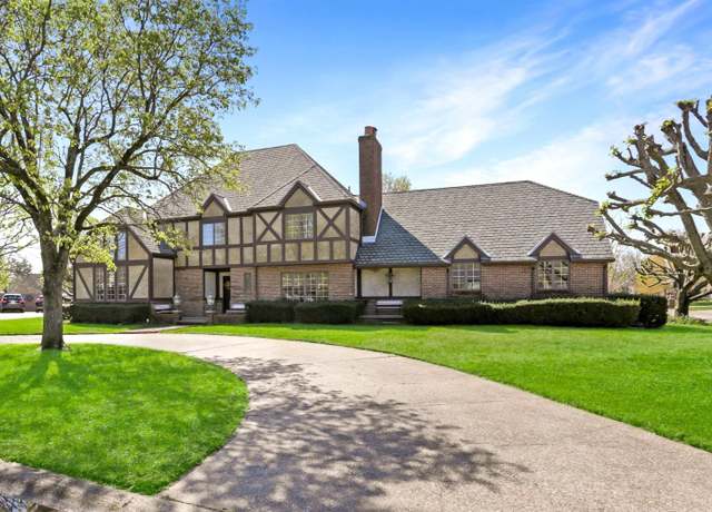 Property at 7849 Brookridge Ct, Evansville, IN 47715, 4 beds, 3 baths