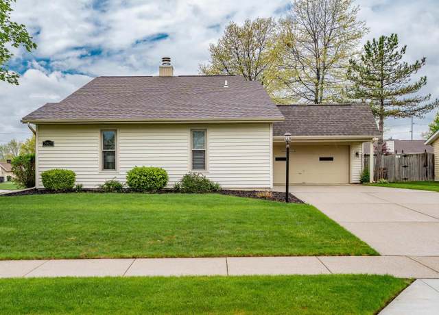 Property at 2801 Old Willow Pl, Fort Wayne, IN 46815, 3 beds, 2 baths