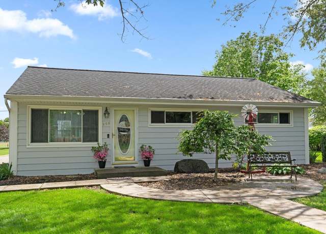 Property at 306 Parkway St, Berne, IN 46711, 3 beds, 2 baths