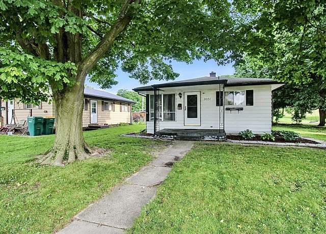 Property at 2031 Panama St, Mishawaka, IN 46544, 3 beds, 1 bath