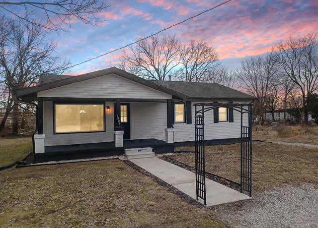 Property at 1906 S Evans Ave, Evansville, IN 47713, 3 beds, 1 bath