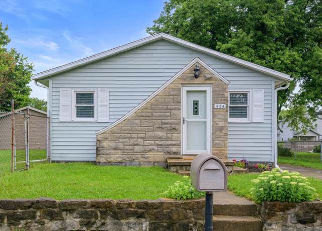 Property at 904 W 15th St, Muncie, IN 47302, 2 beds, 1 bath