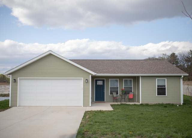 Property at 7310 W Upland Dr, Bloomington, IN 47404, 3 beds, 2 baths