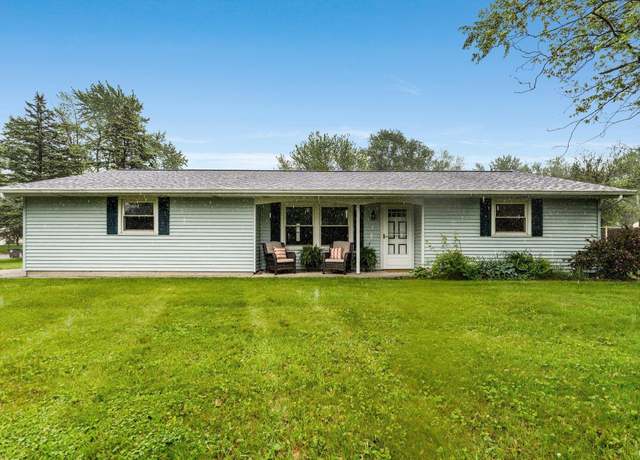 Property at 5202 Renfrew Dr, Fort Wayne, IN 46835, 3 beds, 1.5 baths