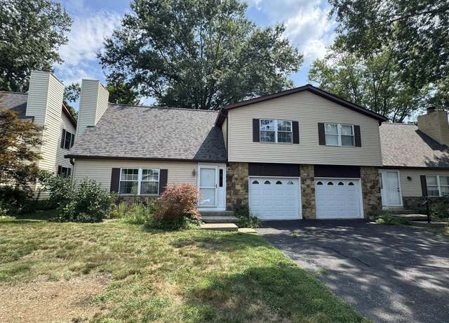 Property at 3840 Laurel Ct, Bloomington, IN 47401, 2 beds, 1.5 baths