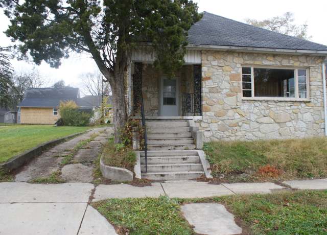 Property at 802 E Taylor St, Kokomo, IN 46901, 3 beds, 1 bath