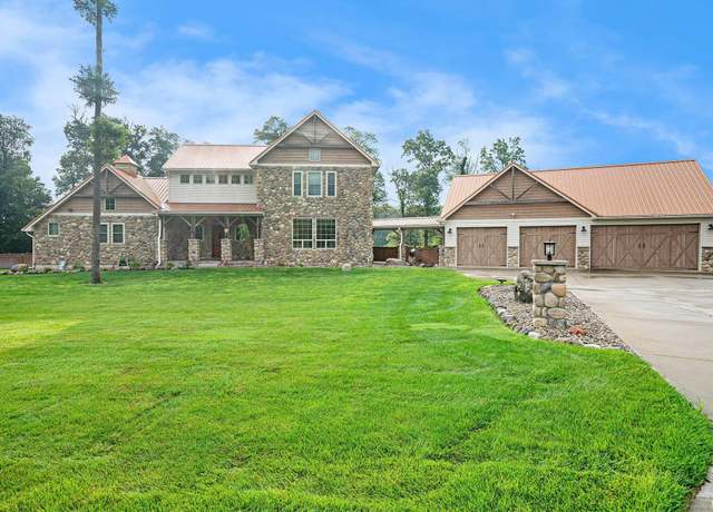 Property at 51044 Spotted Eagle Dr, Elkhart, IN 46514, 5 beds, 3.5 baths