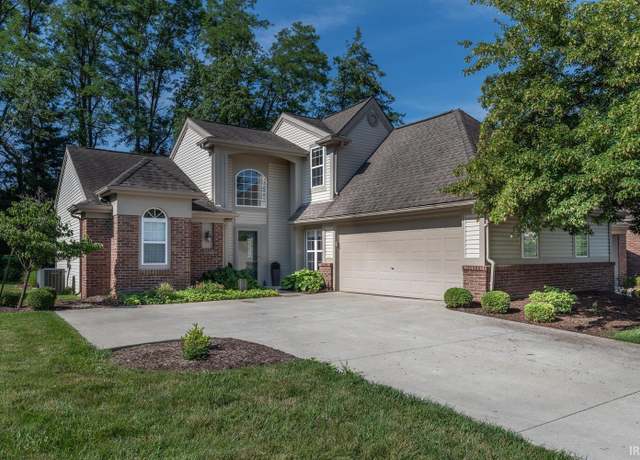 Property at 722 E Moss Creek Dr, Bloomington, IN 47401, 2 beds, 2.5 baths