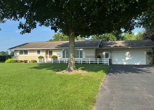 Property at 10493 N Steffen Dr, Milford, IN 46542, 3 beds, 2 baths