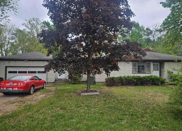 Property at 225 S Cleveland St, Warsaw, IN 46580, 3 beds, 2 baths