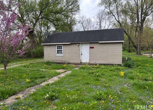 Property at 407 E Maple St, Gaston, IN 47342, 3 beds, 1 bath