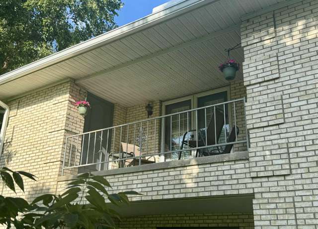 Property at 6702 Newburgh Rd, Evansville, IN 47715, 3 beds, 2 baths