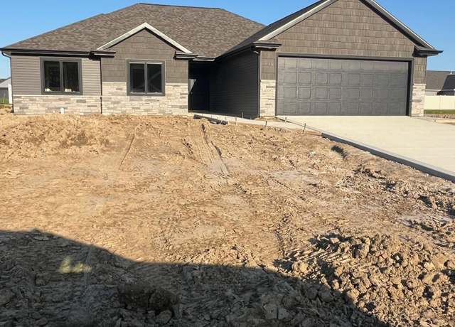 Property at 1605 Elm St, Auburn, IN 46706, 3 beds, 2 baths