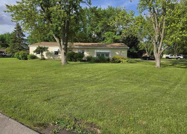 Property at 2014 Bryn Mar Dr, Kokomo, IN 46902, 4 beds, 2 baths