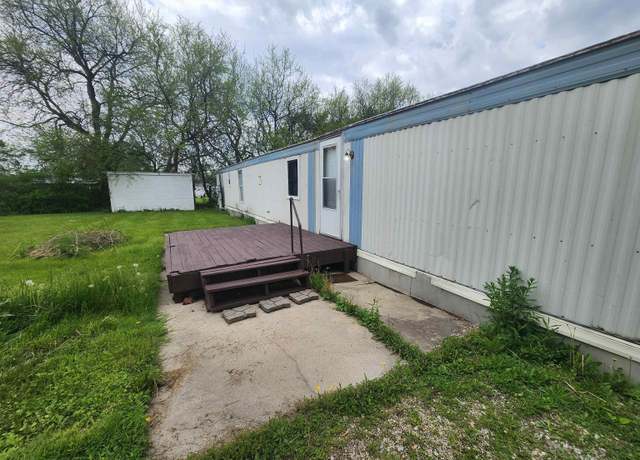 Property at 713 Greenbriar Dr, Hartford City, IN 47348, 3 beds, 1 bath