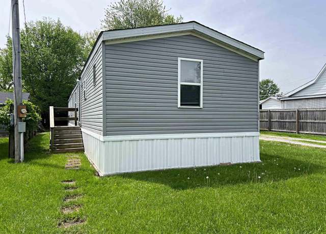 Property at 129 H St St NW, Linton, IN 47441, 3 beds, 2 baths