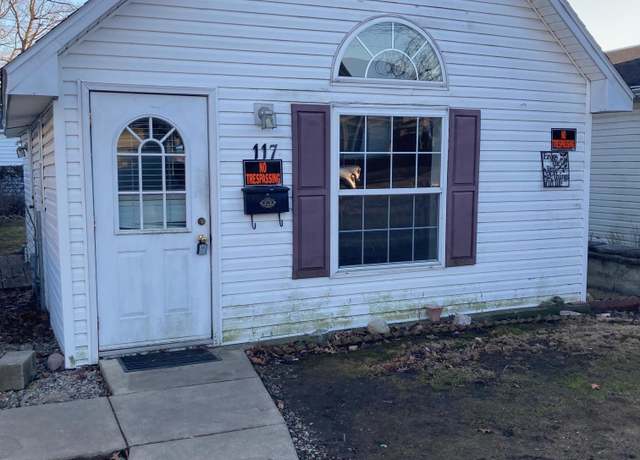 Property at 117 W Defenbaugh St, Kokomo, IN 46902, 1 bed, 1 bath
