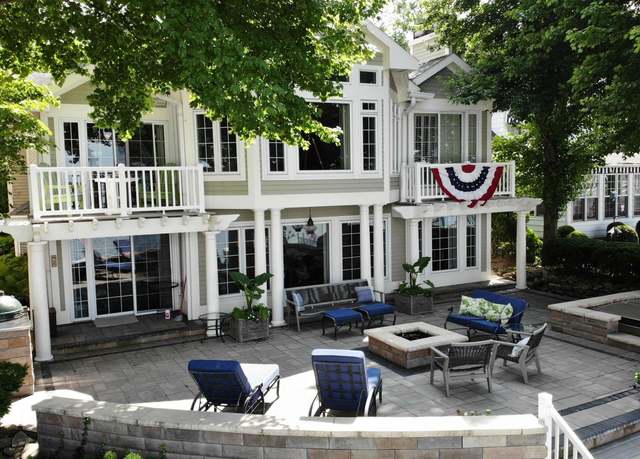 Property at 7688 E Vawter Park Rd, Syracuse, IN 46567, 5 beds, 5 baths