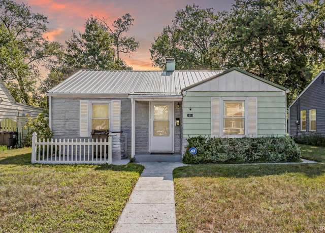 Property at 2010 Roys Ave, Elkhart, IN 46516, 2 beds, 1 bath