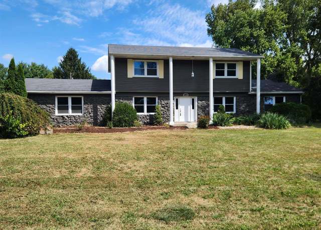 Property at 778 Breezy Woods Dr, Russiaville, IN 46979, 4 beds, 3.5 baths