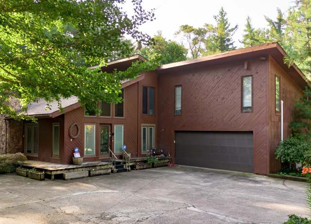 Property at 1438 County Rd. 66, Auburn, IN 46706, 2 beds, 2.5 baths