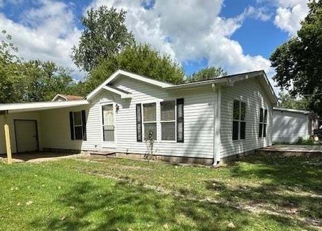 Property at 9867 N Happiness Dr, Syracuse, IN 46567, 3 beds, 2 baths