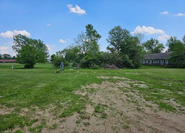 Property at 613 Greenbriar Dr, Hartford City, IN 47348