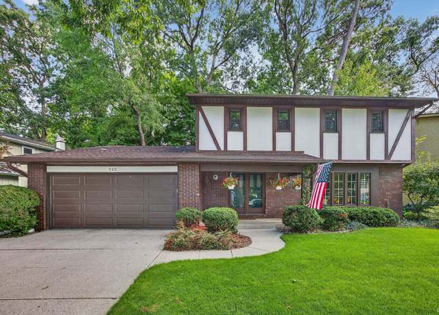 Property at 929 Deepwood Dr, Mishawaka, IN 46544, 4 beds, 2.5 baths