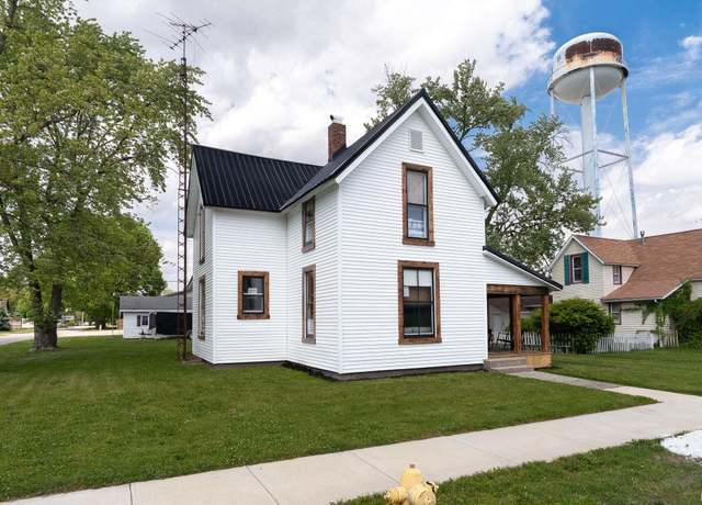 Property at 122 W Perrin St, Mulberry, IN 46058, 3 beds, 2.5 baths