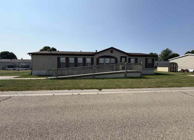 Property at 1711 Connecticut Ave, Elkhart, IN 46514, 3 beds, 4 baths