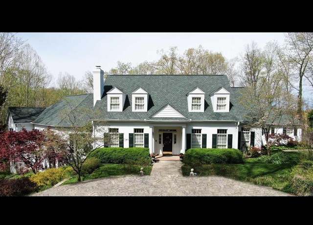 Property at 10740 Old Plantation Dr, Evansville, IN 47725, 4 beds, 6 baths