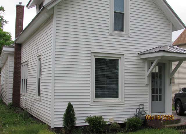 Property at 317 S 8th St, Goshen, IN 46528, 3 beds, 1 bath