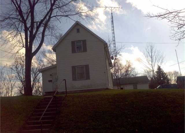 Property at 585 Walnut St, Wabash, IN 46992, 3 beds, 1 bath