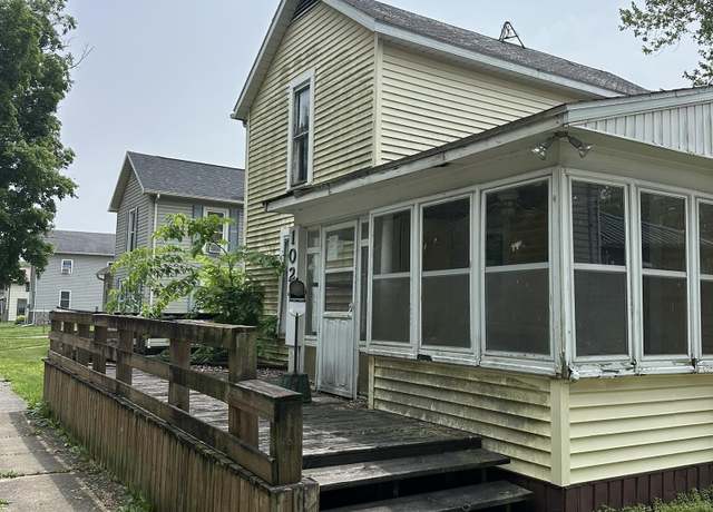Property at 102 E County Line Rd St, Wolcottville, IN 46795, 3 beds, 1 bath